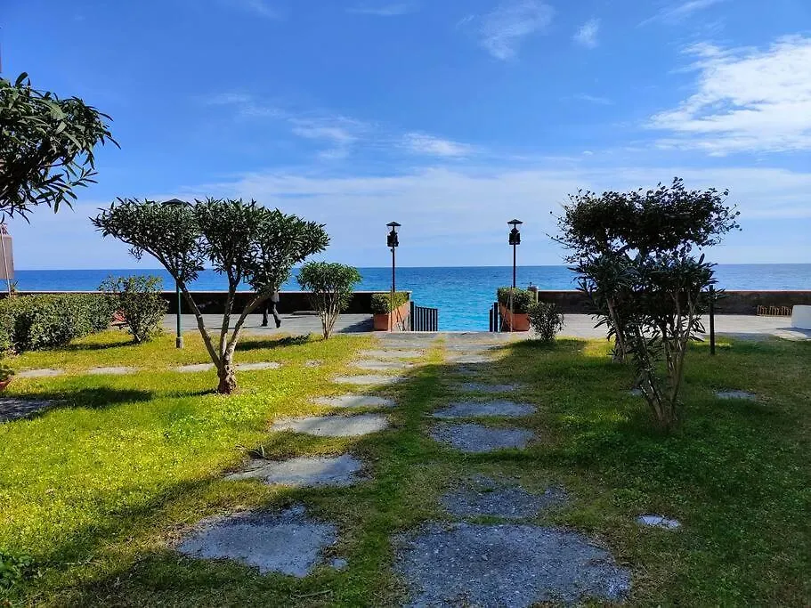 Blue Holiday Da Marco Apartment Letojanni